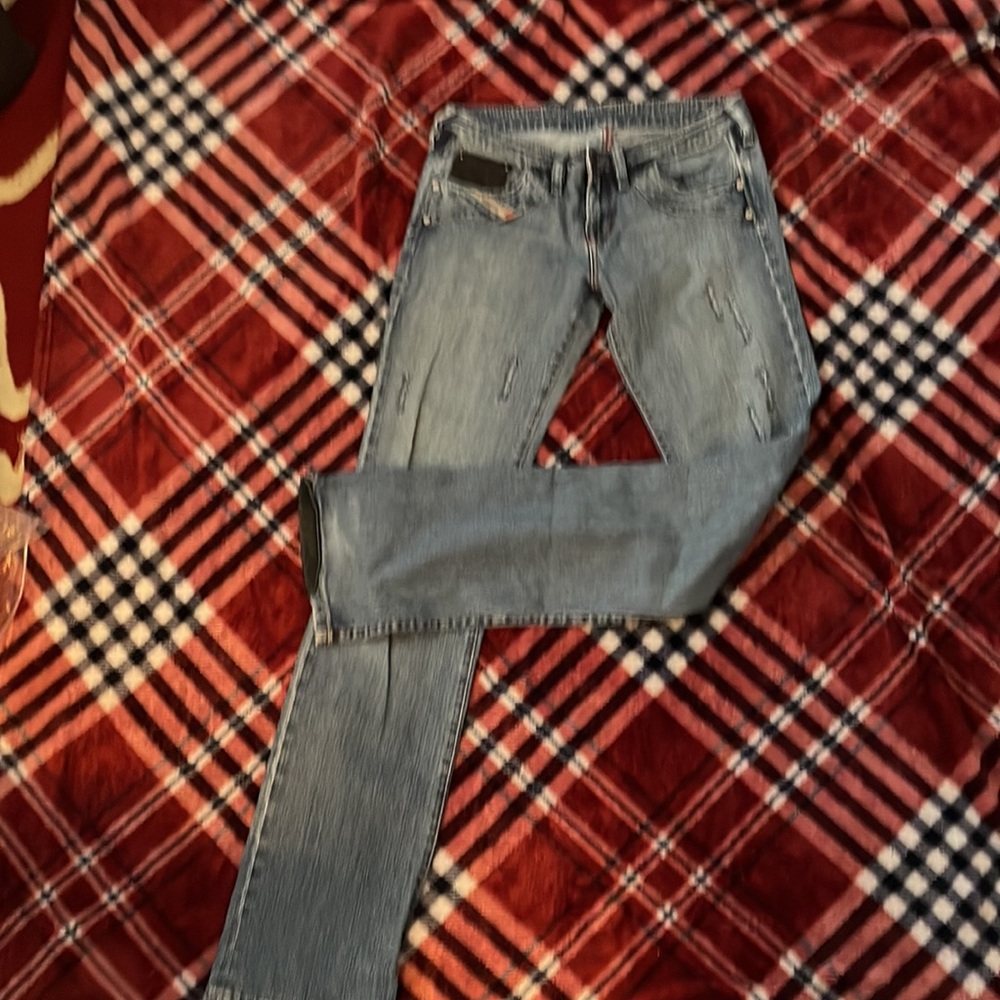DIESEL WOMANS STRAIGHT LEG JEANS